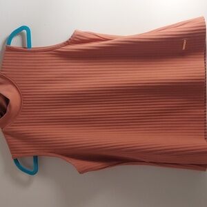 Andrew Marc New York sleeveless Moc Neck Ribbed knit Rust tank top Sz M